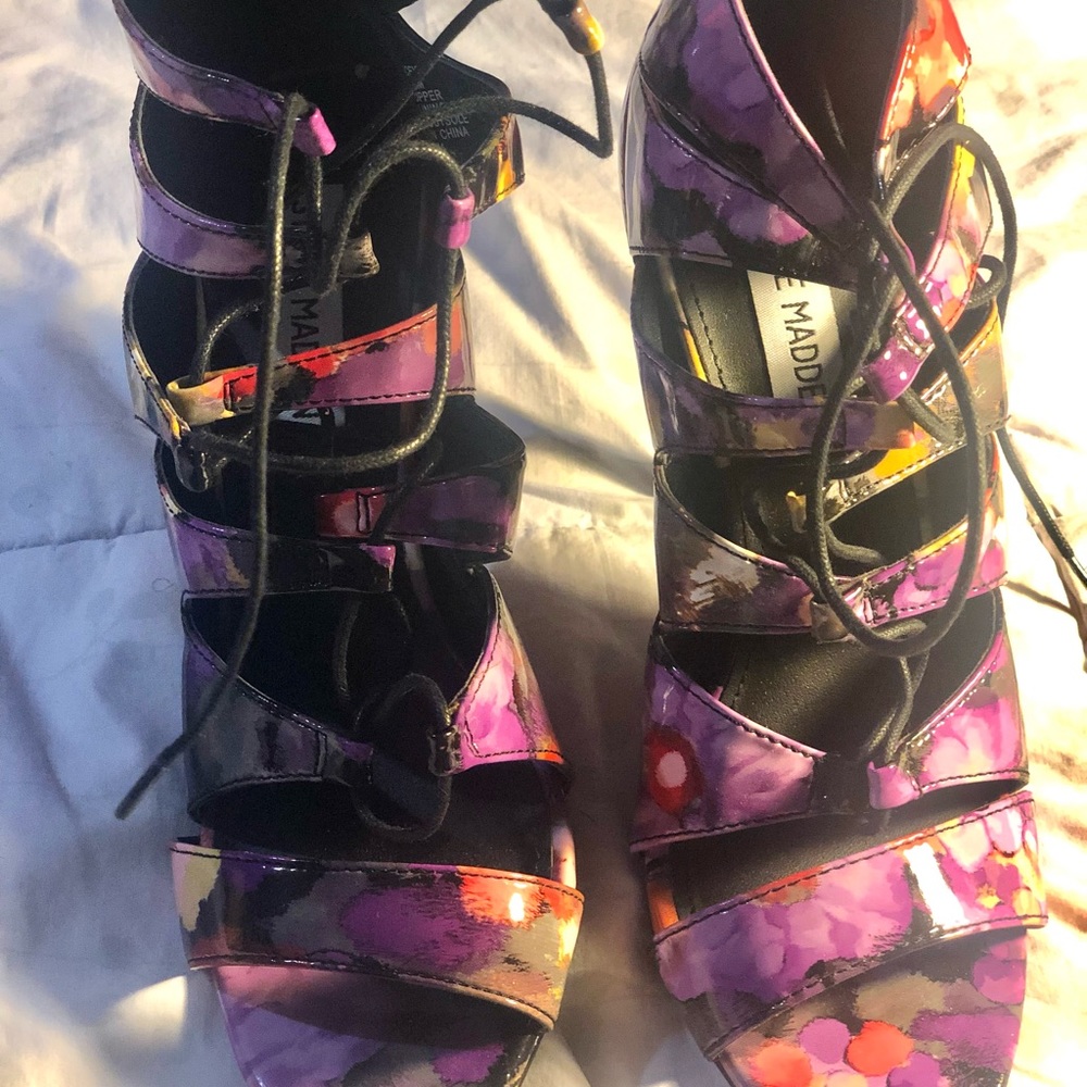 Steven madden barely used purple floral heels.